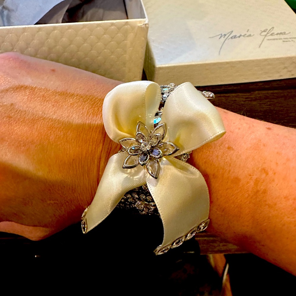 Bridal bracelet with Swarovski Crystals